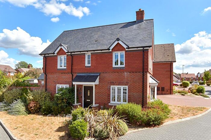 3 Bedroom Detached House For Sale In Hewitts Road, Cranleigh, Surrey, GU6
