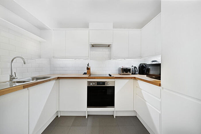 2 Bedroom Flat To Rent In London House, Aldersgate Street, EC1A