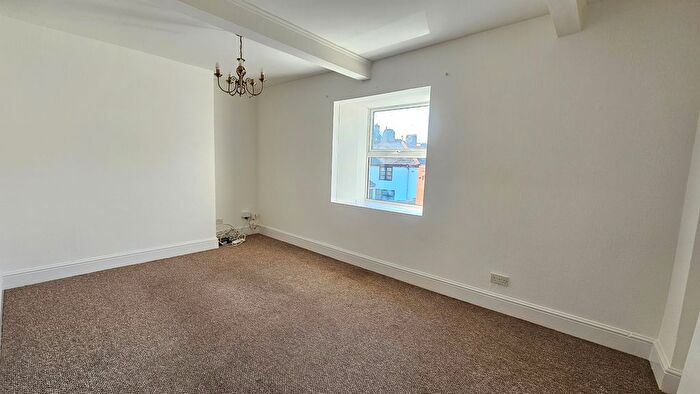 2 Bedroom Flat To Rent In St. James Road, Torquay, TQ1