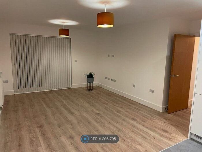 2 Bedroom Flat To Rent In Charrington Place, St. Albans, AL1