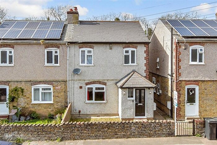 3 Bedroom Semi Detached House For Sale In Waterdales, Northfleet, Gravesend, Kent, DA11