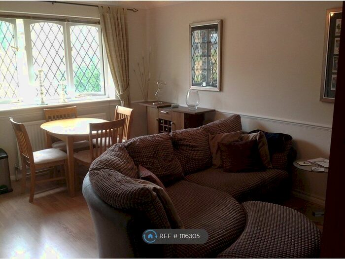 2 Bedroom Flat To Rent In Jusons Glebe, Wendover, Aylesbury, HP22