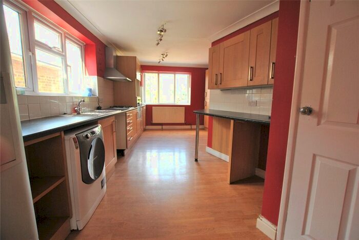 3 Bedroom Flat To Rent In Baddow Road, Chelmsford, CM2