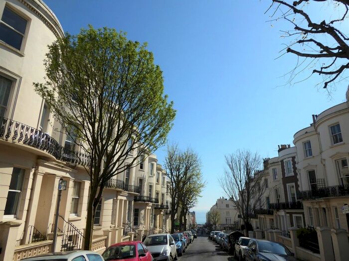 2 Bedroom Flat To Rent In Brunswick Road, Hove, BN3
