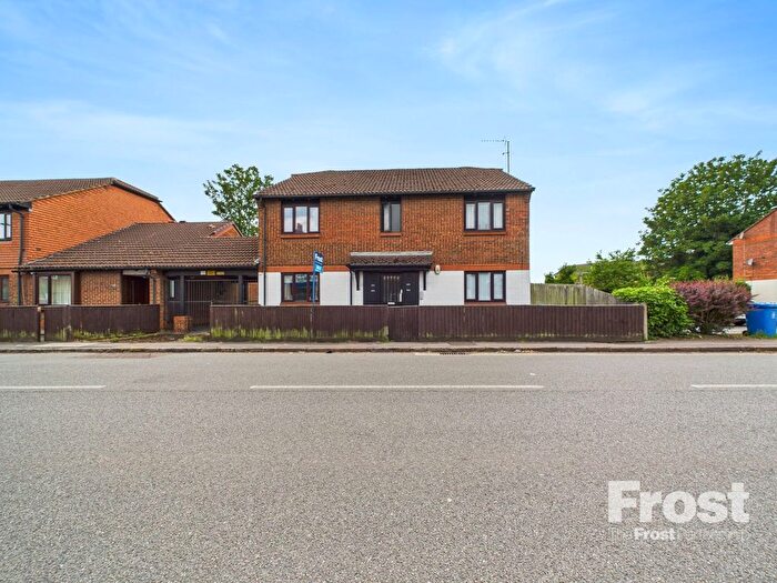 1 Bedroom Flat To Rent In Horton Road, Datchet, Slough, Berkshire, SL3