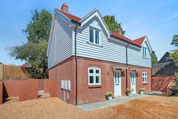 2 Bedroom Property To Rent In Hurst Wood Mews, Uckfield, TN22