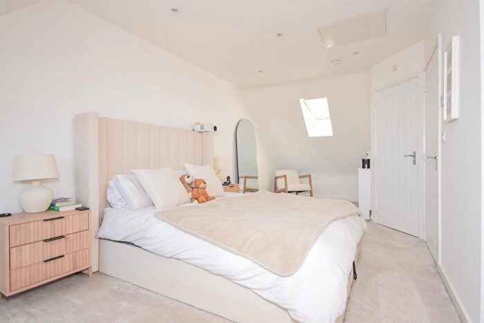 4 Bedroom Semi Detached House For Sale In Stork Lane, Rothwell, Kettering, NN14