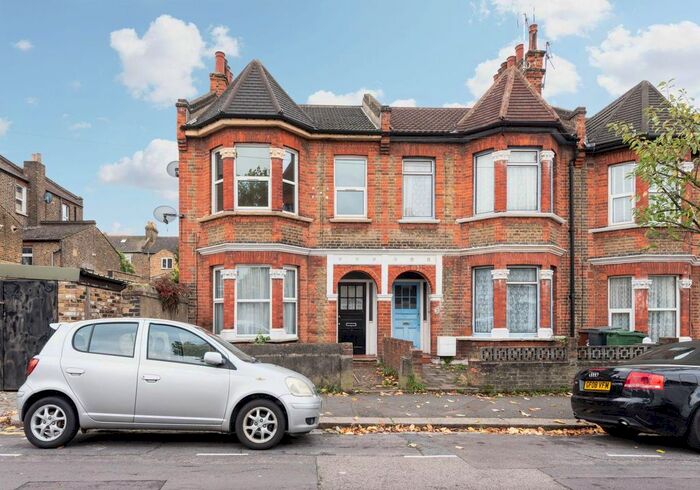 2 Bedroom Flat To Rent In First Floor Flat, Moyers Road, Leyton, E10