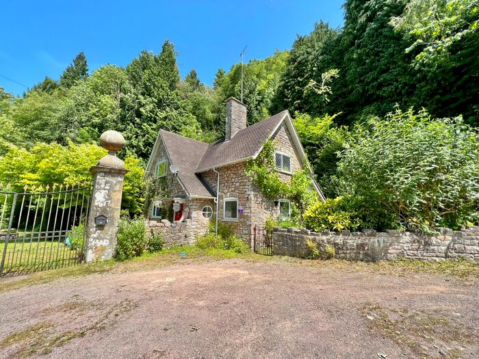 3 Bedroom Detached House For Sale In Iton, Chepstow, NP16