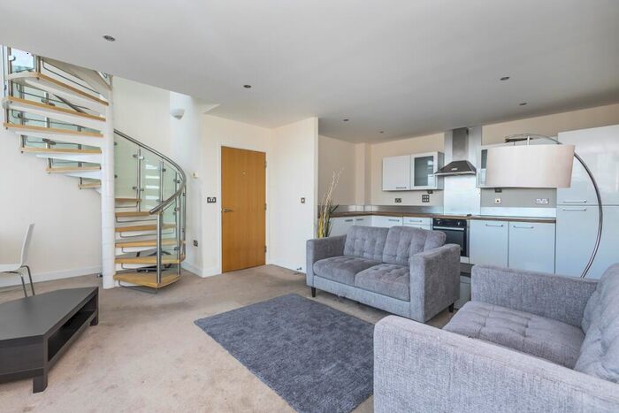 3 Bedroom Duplex To Rent In Atlantic Apartments, E16