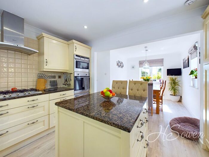 4 Bedroom Detached House For Sale In Marlborough Avenue, Torquay, TQ1