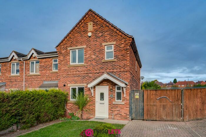 3 Bedroom End Of Terrace House To Rent In Thornwood Close, Thurnscoe, Rotherham, South Yorkshire, S63