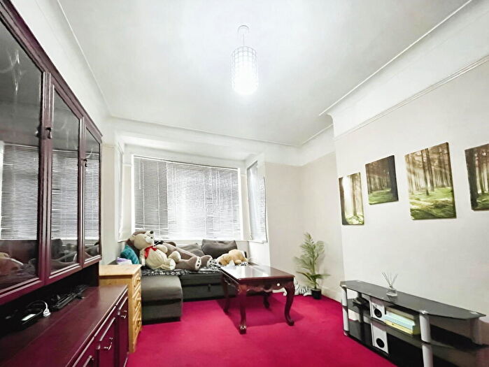 2 Bedroom Flat To Rent In Sherringham Avenue, London, N17