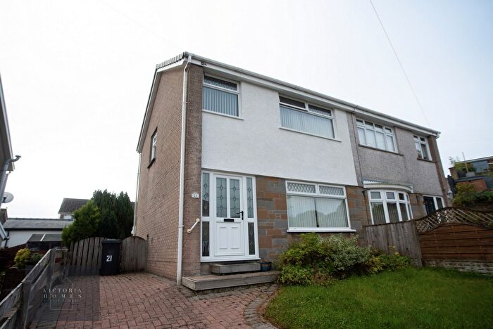 3 Bedroom Semi-Detached House For Sale In Golwyg Y Mynydd, Tredegar, NP22