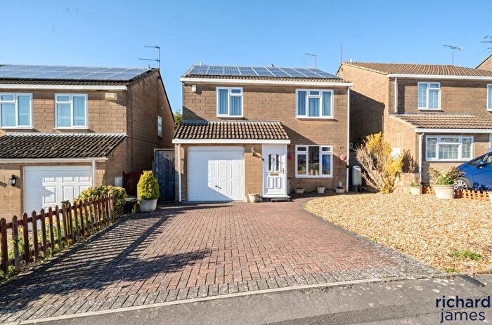 4 Bedroom Detached House For Sale In Edgehill, Freshbrook, Swindon, SN5