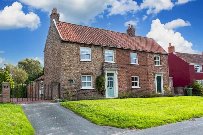 3 Bedroom Cottage For Sale In Chapel Street, Barmby Moor, York, YO42