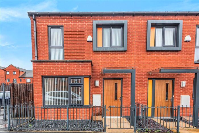 3 Bedroom Semi-Detached House To Rent In Blodwell Street, Salford, M6