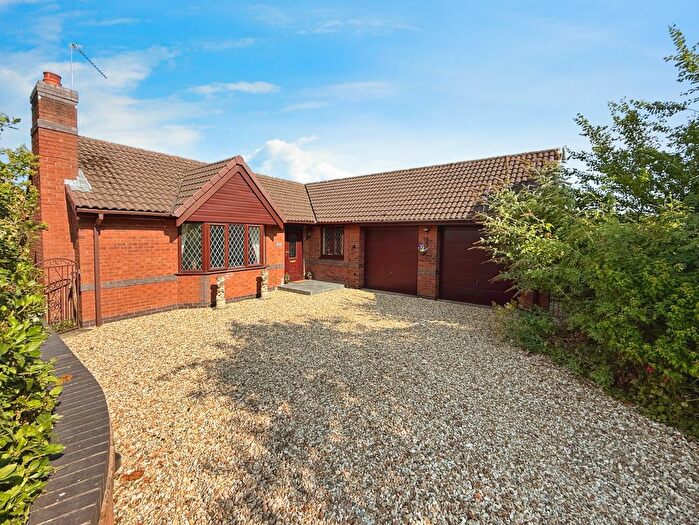 3 Bedroom Bungalow For Sale In Grasmere Close, Priorslee, Telford, TF2