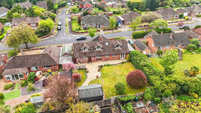 4 Bedroom Chalet For Sale In Sheppard Road Basingstoke, RG21