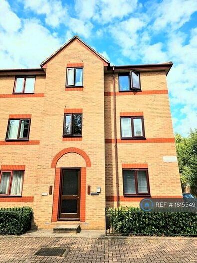 1 Bedroom Flat To Rent In Longbridge Road, Barking, IG11