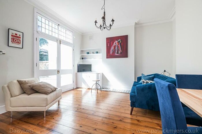 1 Bedroom Flat To Rent In Bedford Hill, London, SW12