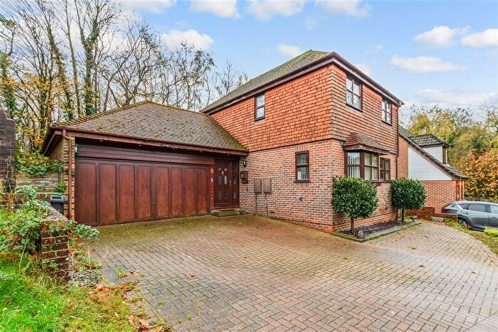 4 Bedroom Detached House For Sale In Sandstone Rise, Walderslade, Chatham, Kent, ME5