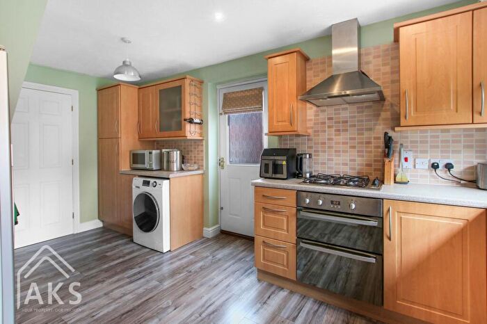 3 Bedroom Detached House For Sale In Welland Road, Hilton, DE65