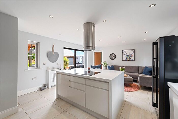 4 Bedroom Detached House For Sale In Pingley Lane, Staythorpe, Newark, Nottinghamshire, NG23