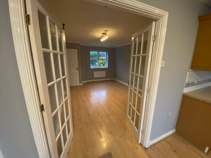 3 Bedroom Mobile Home To Rent In Elm Crescent, Parc Penllergaer, Swansea, SA4