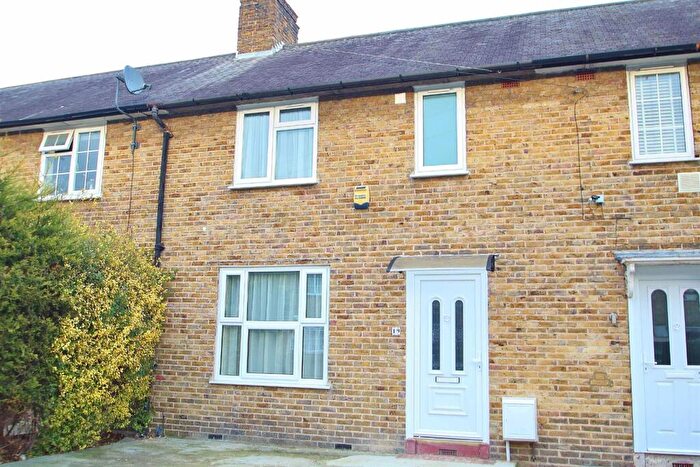 3 Bedroom Terraced House For Sale In Beeleigh Road, Morden, SM4