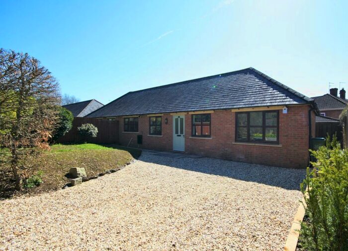 3 Bedroom Bungalow To Rent In Glenville Close, Royal Wootton Bassett, SN4