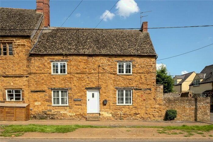 4 Bedroom Detached House For Sale In New Street, Deddington, Banbury, Oxfordshire, OX15