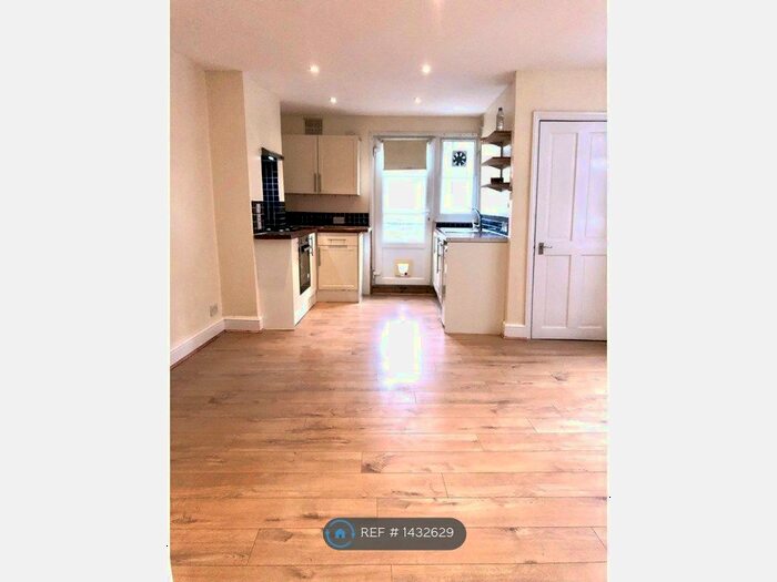 Studio To Rent In Brockley, London, SE4