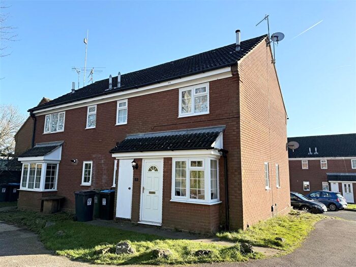 1 Bedroom End Of Terrace House To Rent In Thistle Close, Chaulden, Hemel Hempstead, Hertfordshire, HP1