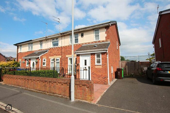 3 Bedroom Semi-Detached House To Rent In Mapledon Road, Manchester, M9