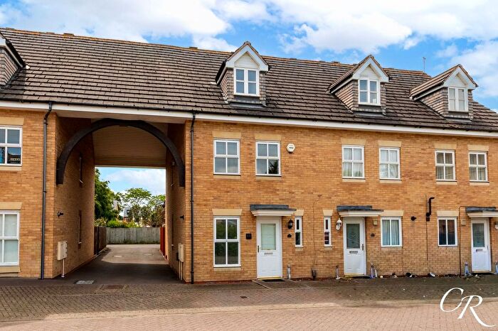 3 Bedroom End Terrace House For Sale In Wharfdale Square, Cheltenham, GL51