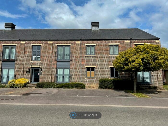 2 Bedroom Flat To Rent In Camber House, Gosport, PO12