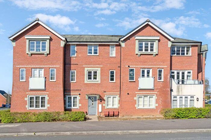 2 Bedroom Flat For Sale In Kennedy Avenue, Off Daws Hill, HP11