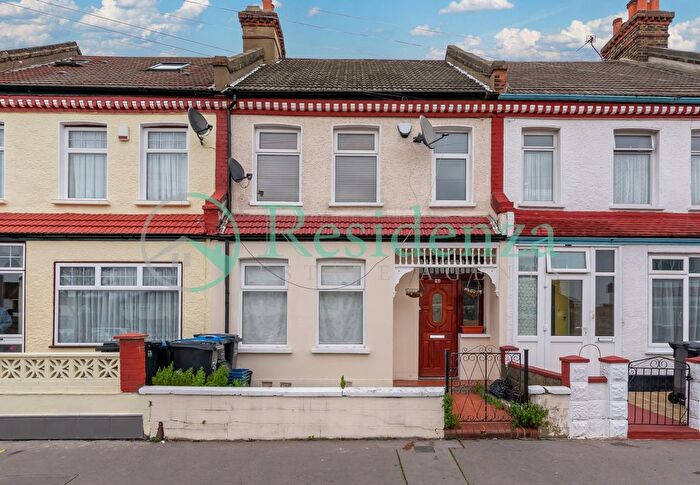 4 Bedroom Terraced House To Rent In Trafford Road, Thornton Heath, CR7