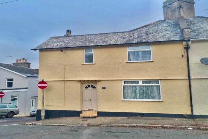 2 Bedroom Property To Rent In Western Road, Torquay TQ1