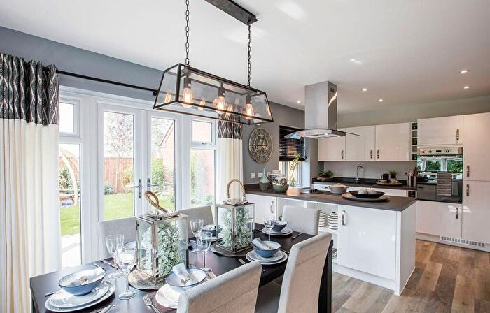 3 Bedroom Semi Detached House For Sale In Cotswold Way, Whitehouse, MK8