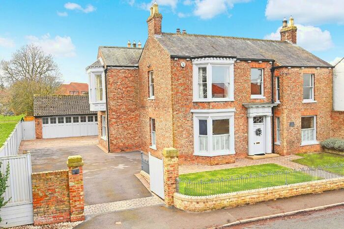 5 Bedroom Detached House For Sale In York Road, Green Hammerton, York, YO26