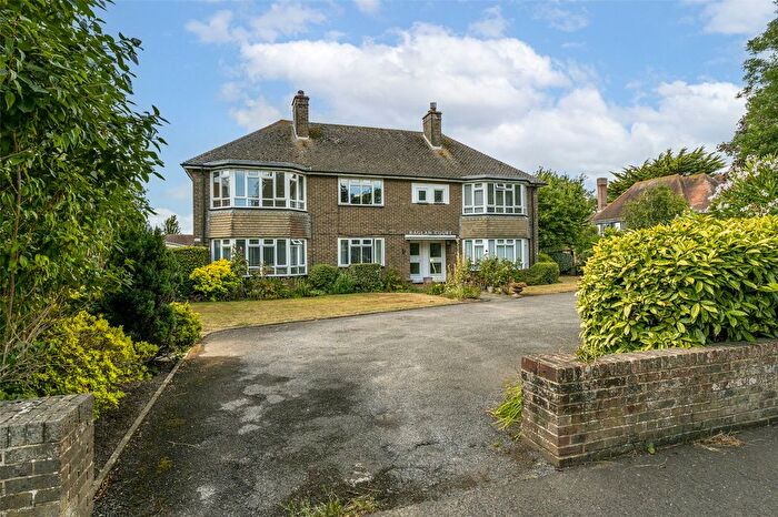 2 Bedroom Flat For Sale In Raglan Court, Grand Avenue, Worthing, West Sussex, BN11