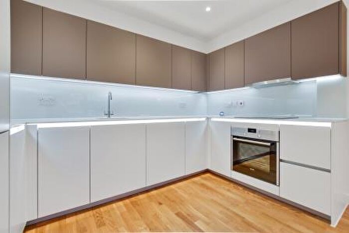 3 Bedroom Apartment To Rent In Wilkinson Close, London, NW2