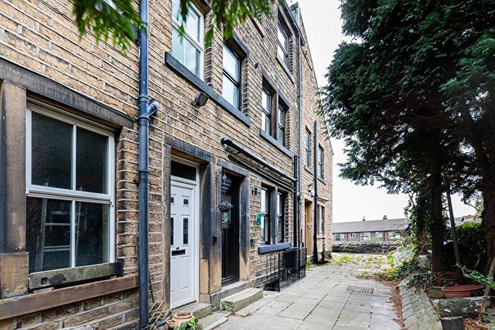 3 Bedroom House To Rent In Lidget Street, Lindley, Huddersfield, HD3