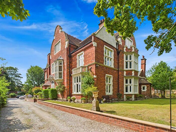 2 Bedroom Apartment For Sale In Ferriby Road, Hessle, HU13