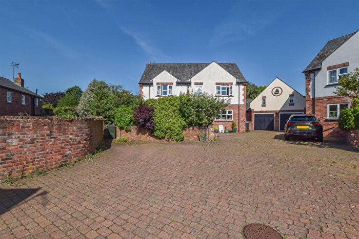 4 Bedroom Detached House For Sale In Neston Road, Willaston, Neston, CH64