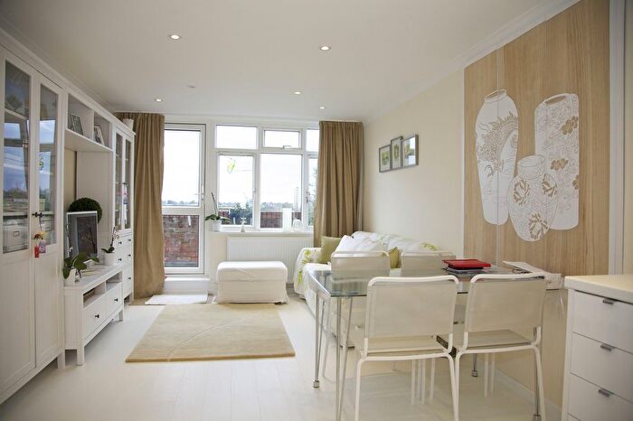 2 Bedroom Flat To Rent In Sawkins Close, London, SW19