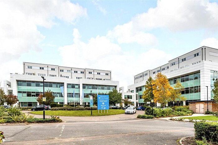 2 Bedroom Apartment For Sale In Bessemer Road, Welwyn Garden City, Hertfordshire, AL7