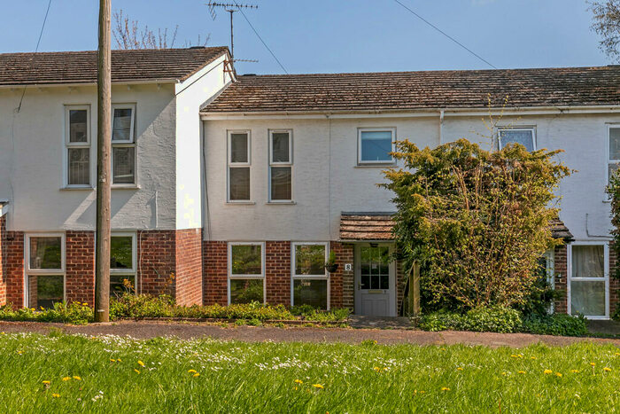 3 Bedroom Terraced House To Rent In Vale Way Kings Worthy, Winchester, SO23